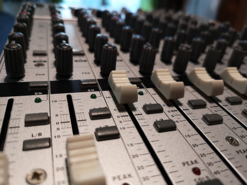 Audio mixer
