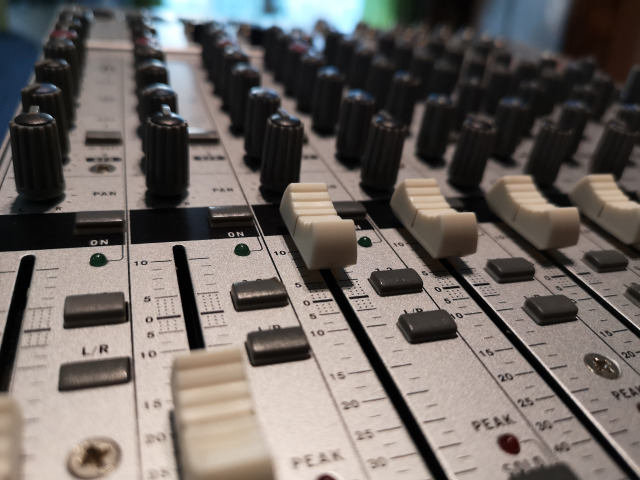 Audio mixer